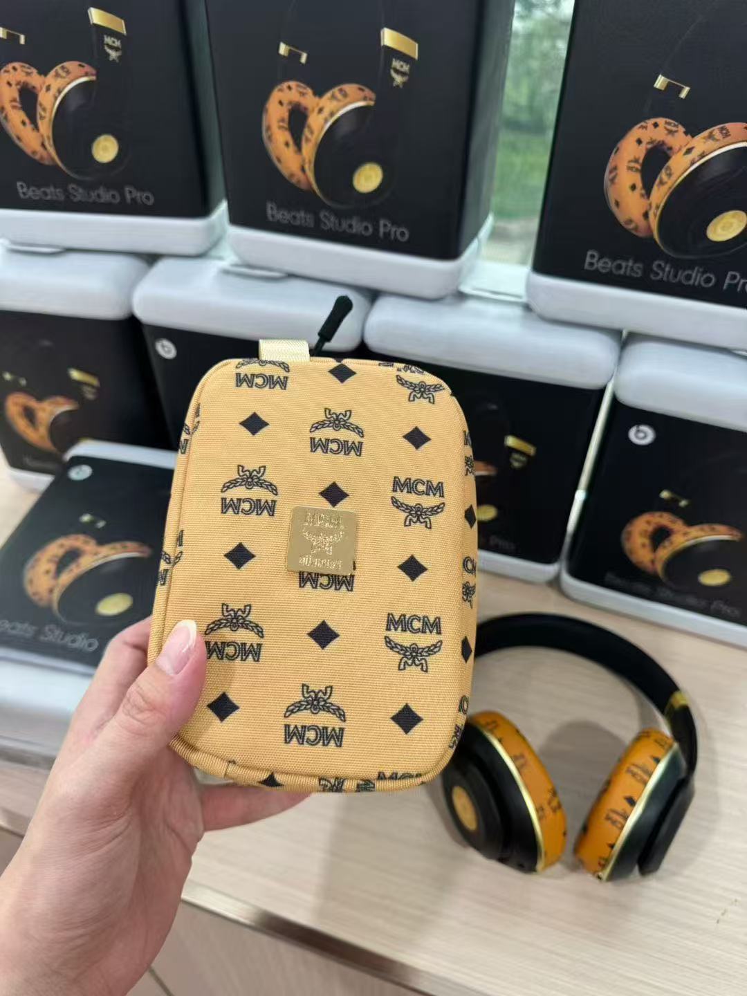 Beats studio Pro MCM