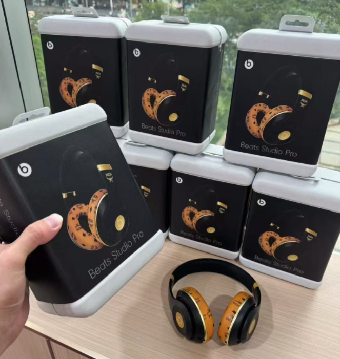 Beats studio Pro MCM