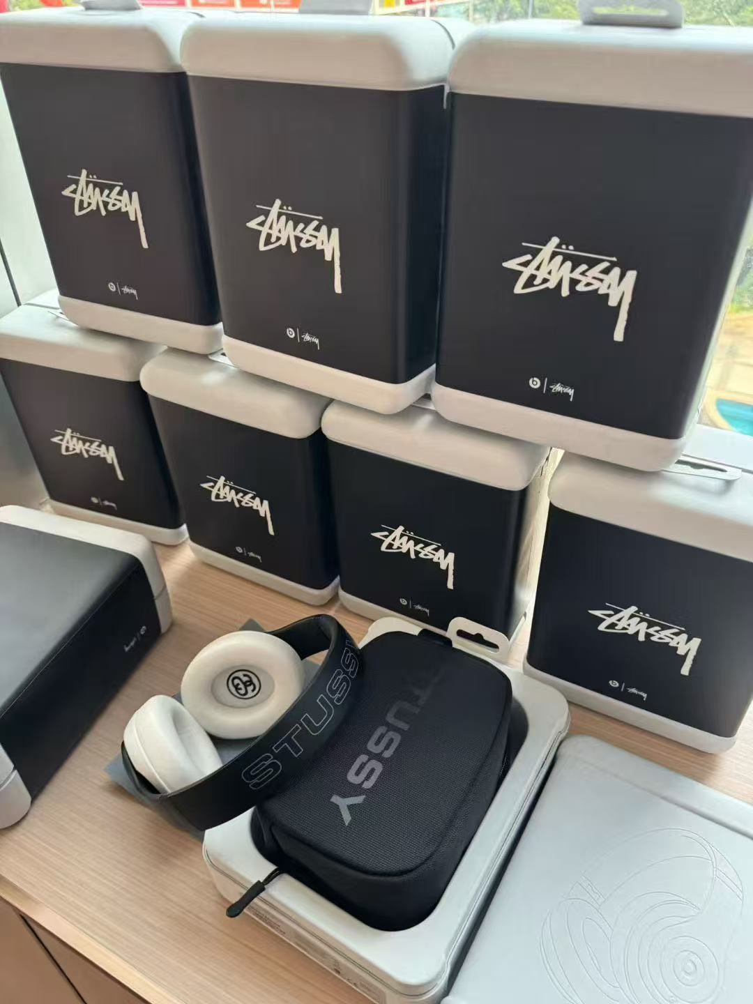 Beats studio Pro STUSSY
